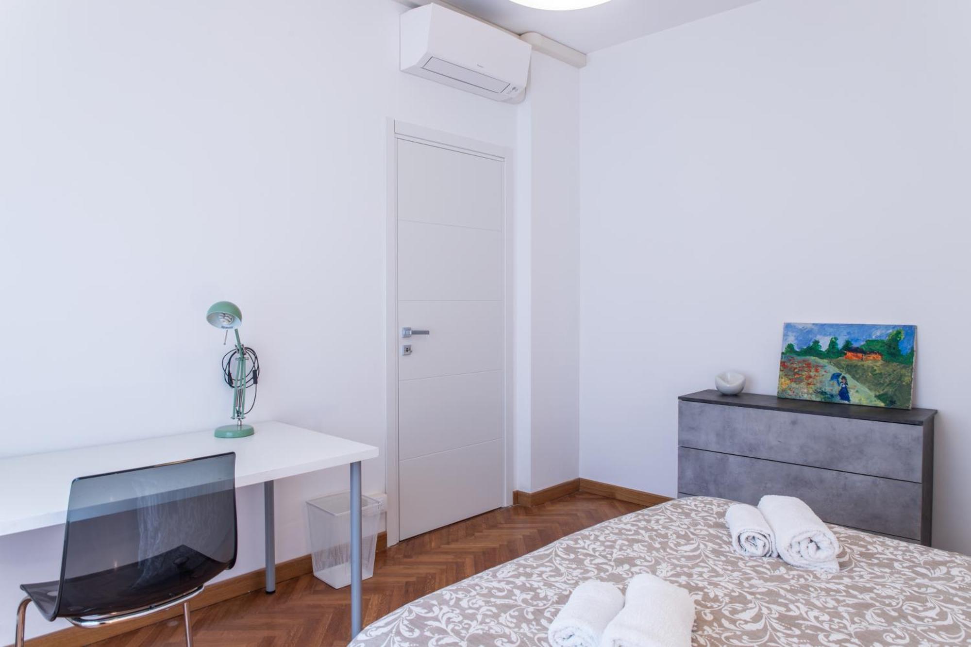 Centrale Vicino Metro E Duomo, Con 2 Bagni E Aria Condizionata Apartamento *